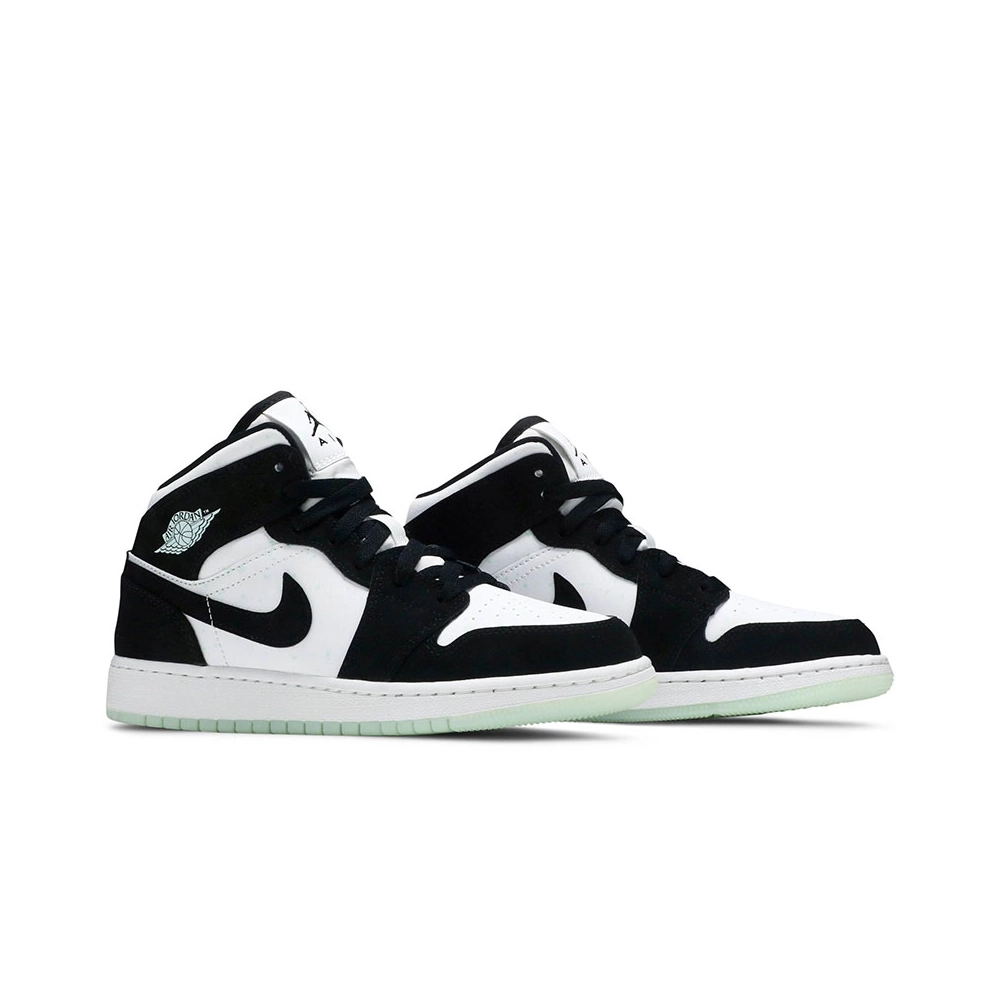 AIR JORDAN 1 MID SE GS GLOW IN THE DARK PANDA BQ6931 103,AIR JORDAN 1 MID,Air Jordan