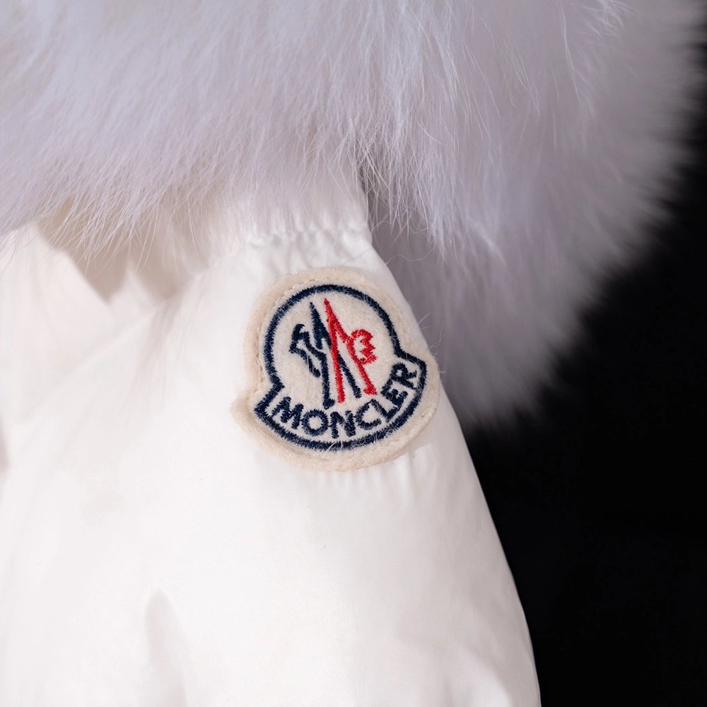 Moncler Boed hooded lambswool trim short down jacket,Moncler