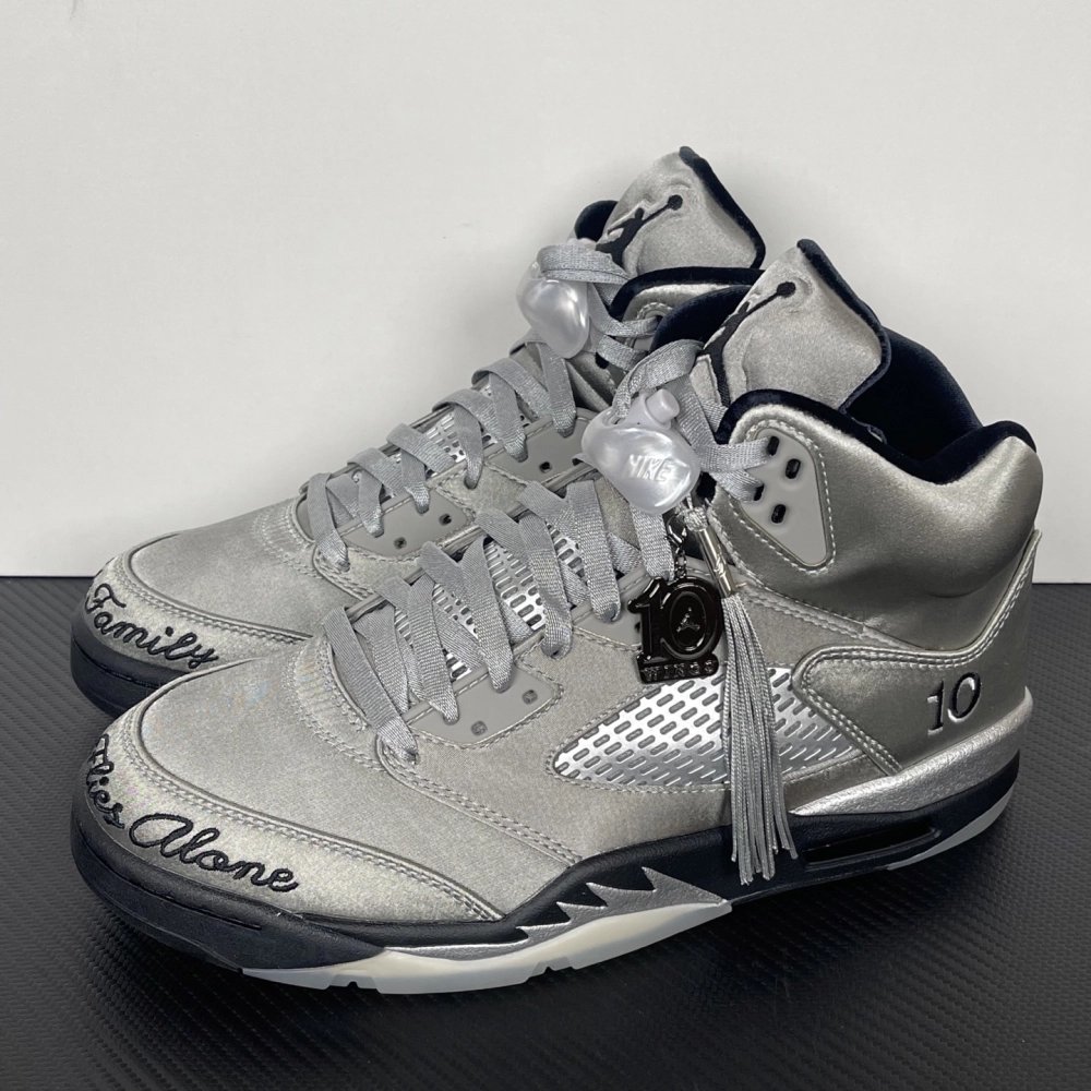 Air Jordan 5 Wings Medium Grey / Black