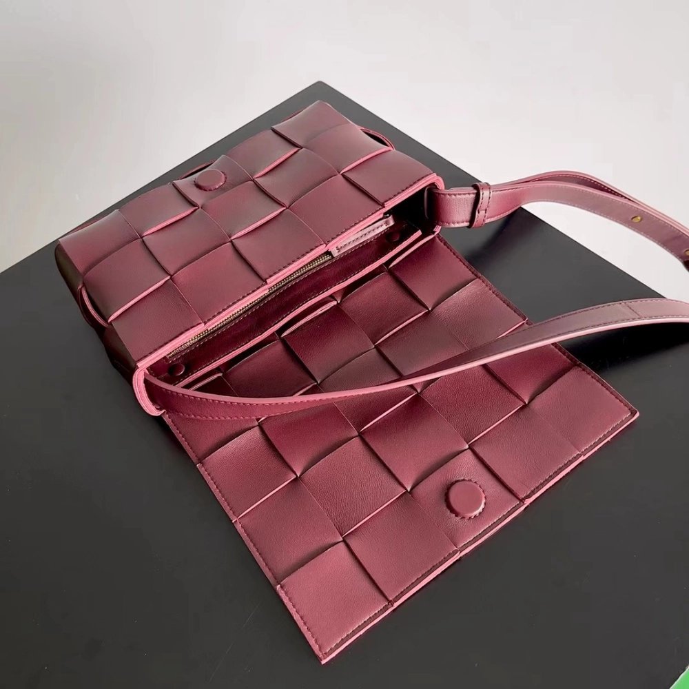 Bottega Veneta Cassette Small shoulder bags 578004 15X23X5cm,Bottega Veneta bags,BAGS