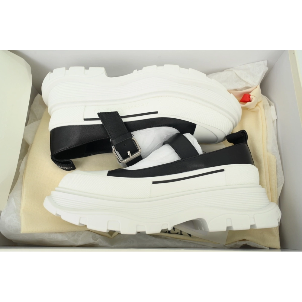 Alexander McQueen Womens Tread Slick Mary Jane In Black