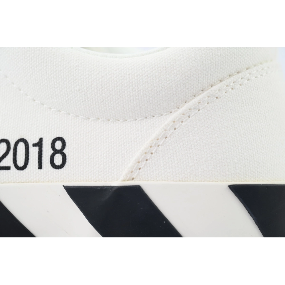 Off-White Vulc Low Top White OMIA085E183510010100