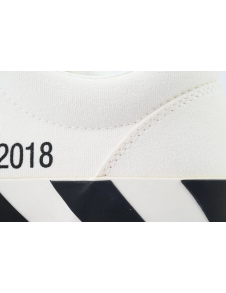 Off-White Vulc Low Top White OMIA085E183510010100
