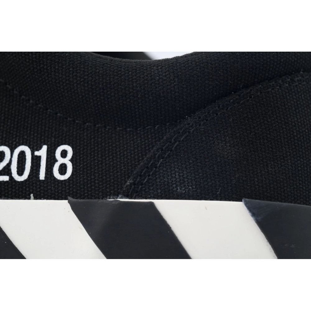 Off-White Vulc Low Top Black OMIA085E183510011000