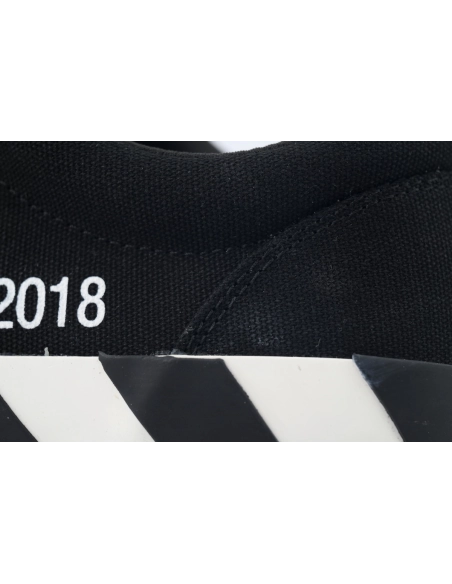 Off-White Vulc Low Top Black OMIA085E183510011000