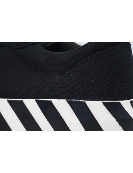 Off-White Vulc Low Black Violet OMIA085R20D330501029