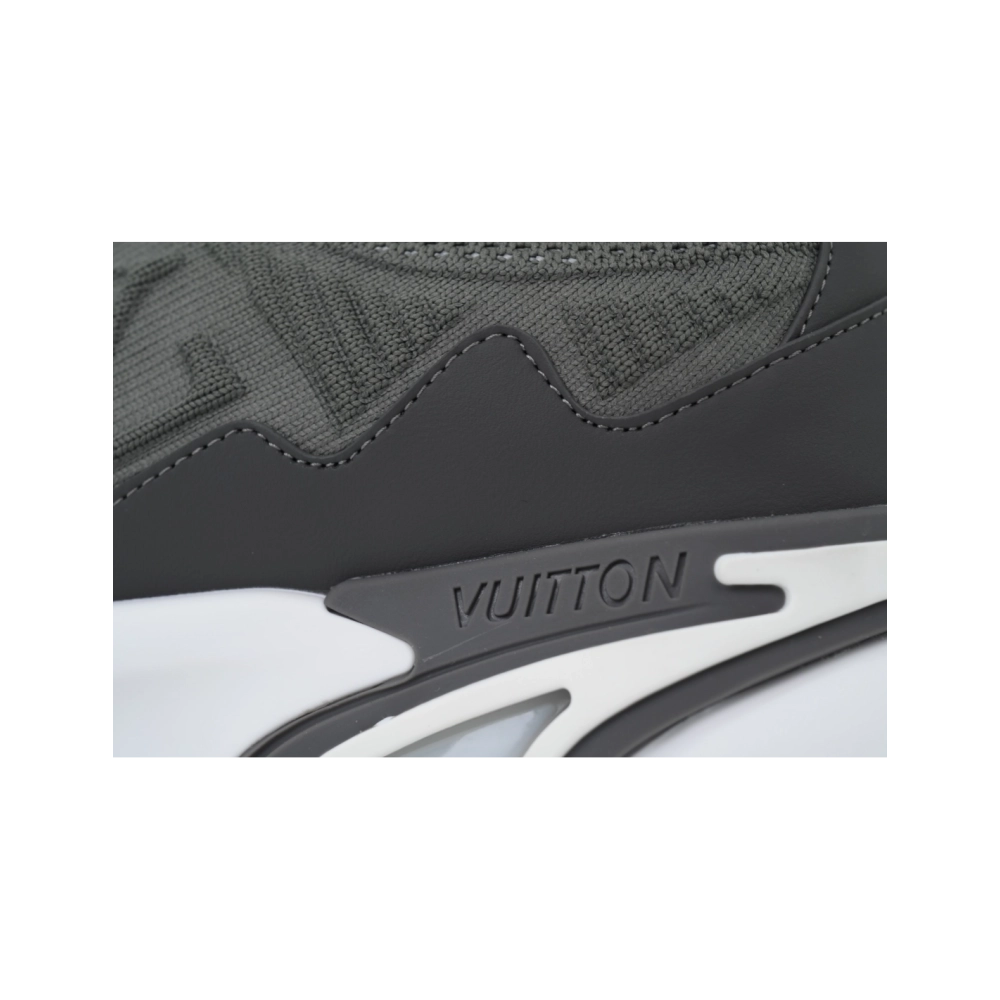 Louis Vuitton Runner Tatic Sneaker Grayish White