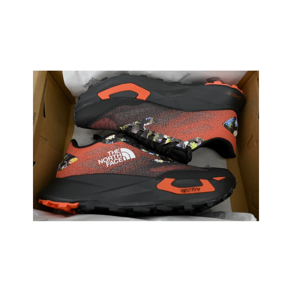The North Face Vectiv Enduris 4 Orange