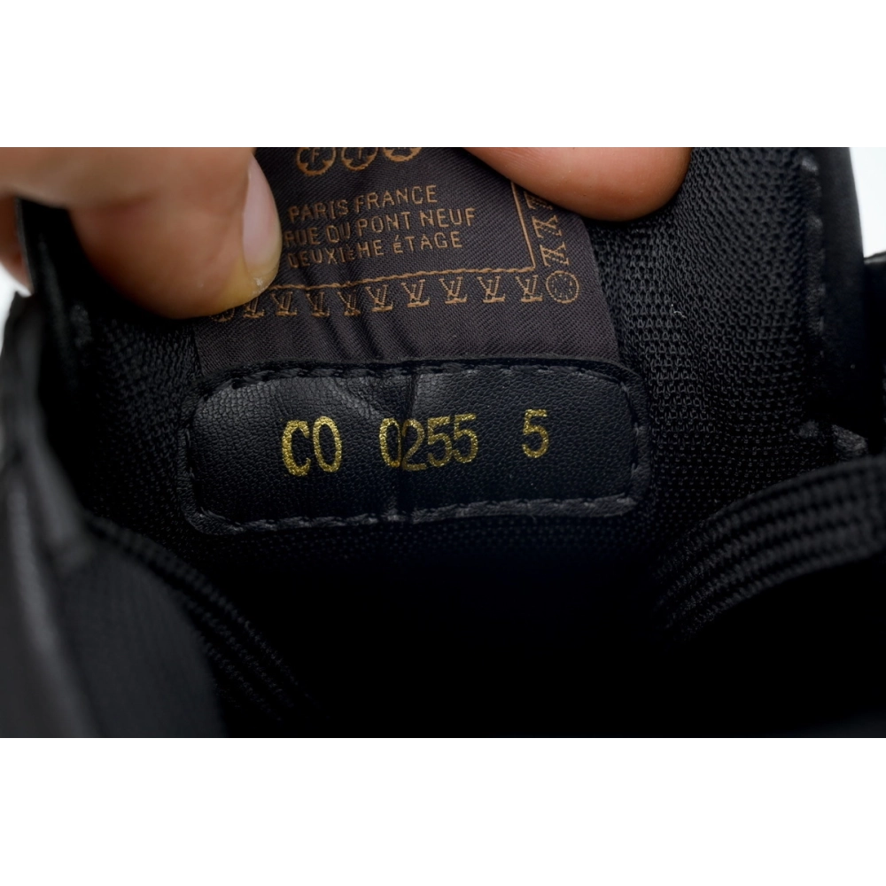 LV BUTTERSOFT Sneaker Lambskin/Plain Calf Leather Black 1AIKEO