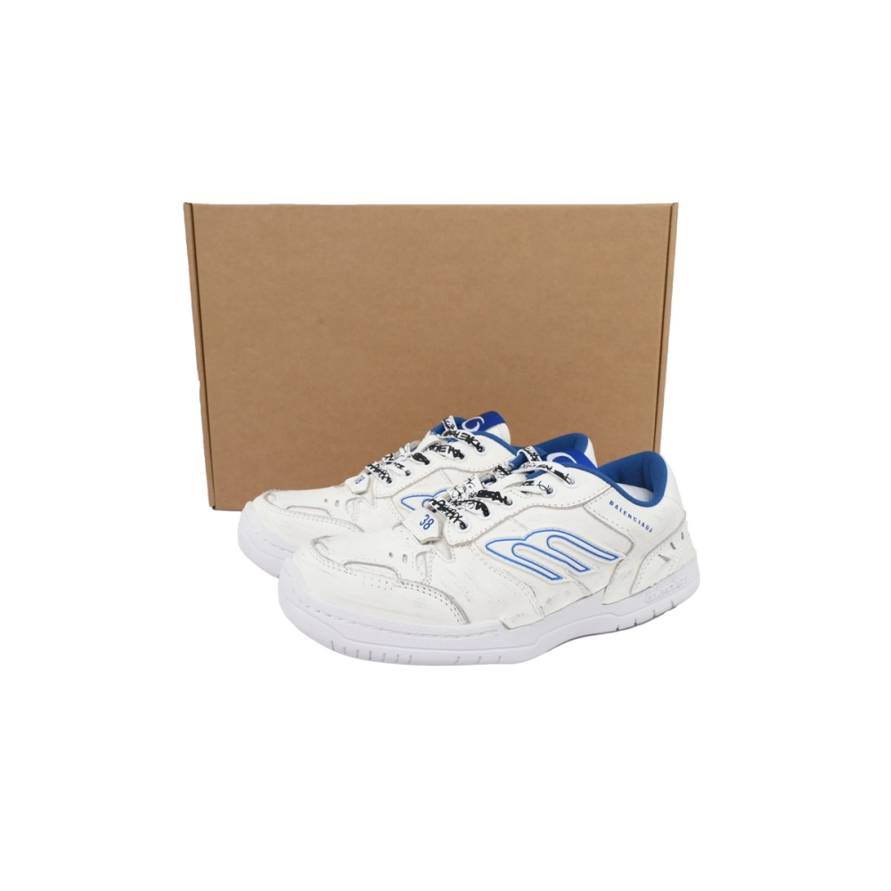 Balenciaga Hamptons Worn-out Trainers White Skyblue 841765 WCURB 9141