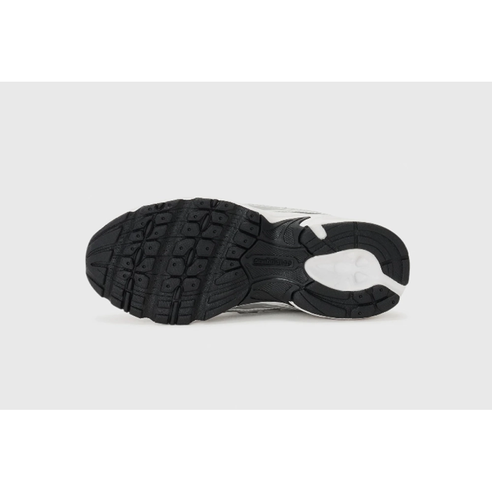 New Balance 740 White Black