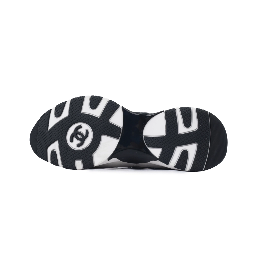 Chanel Interlocking CC Logo Calfskin Suede Calfskin Sneakers White