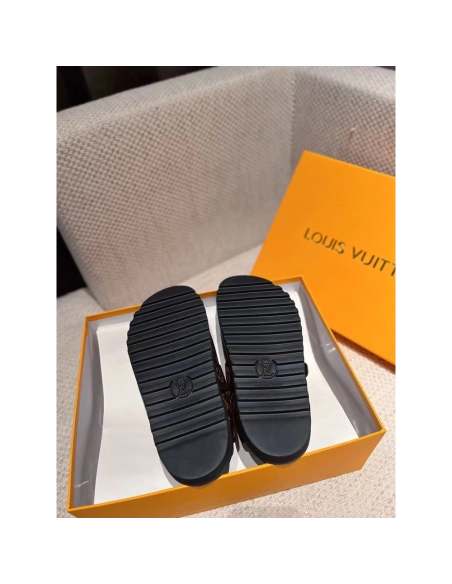 Louis Vuitton Cosy Flat Comfort Clog 1AAW6T,Louis Vuitton Slides