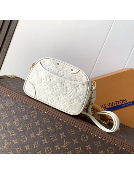 Louis Vuitton Tiny Camera Bags M26509 13X6X19cm,Louis Vuitton Bags