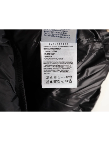 Moncler Alma Large Logo Down Vest TSK1,Moncler
