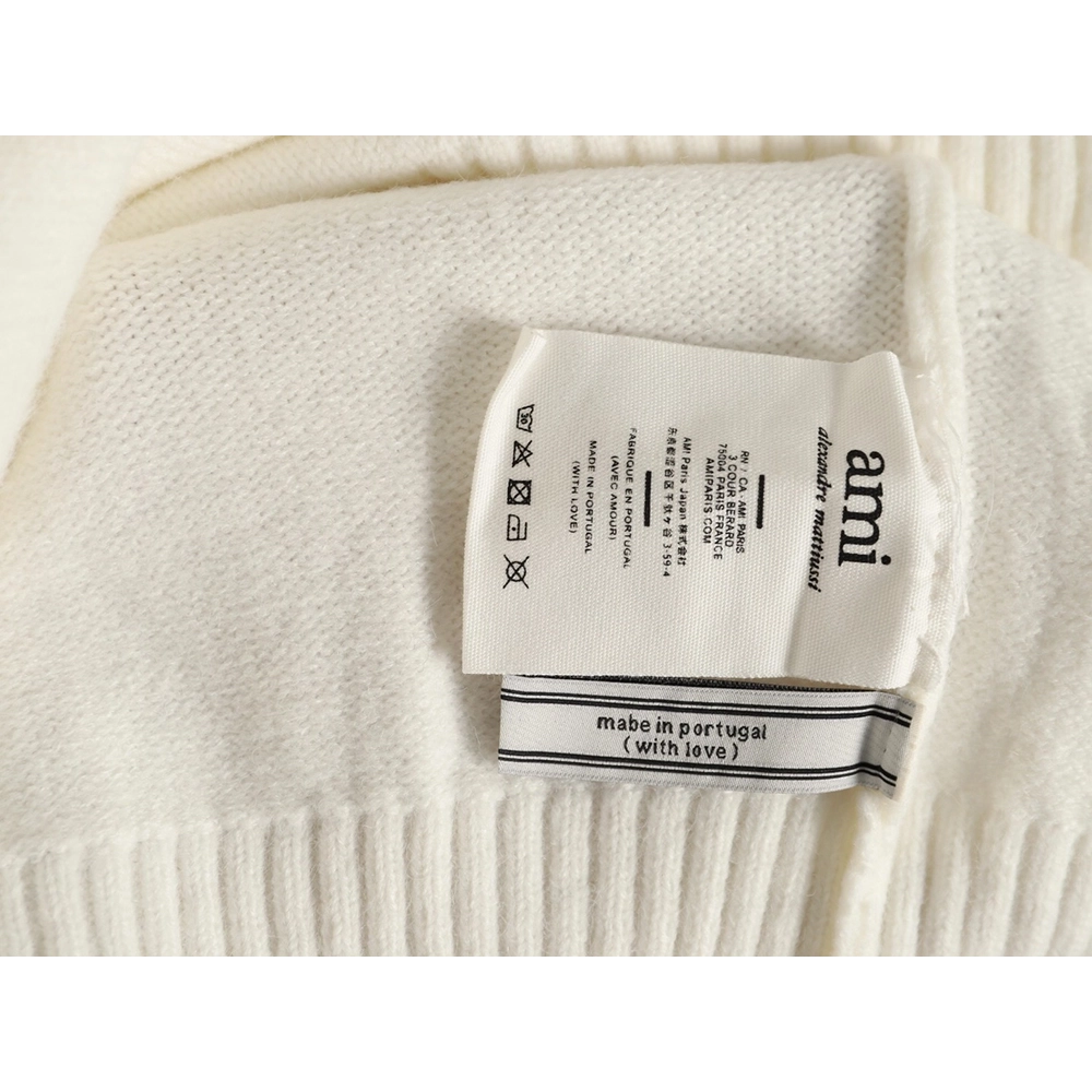 Ami minimalist style crew neck sweater with silver thread heart logo,Ami