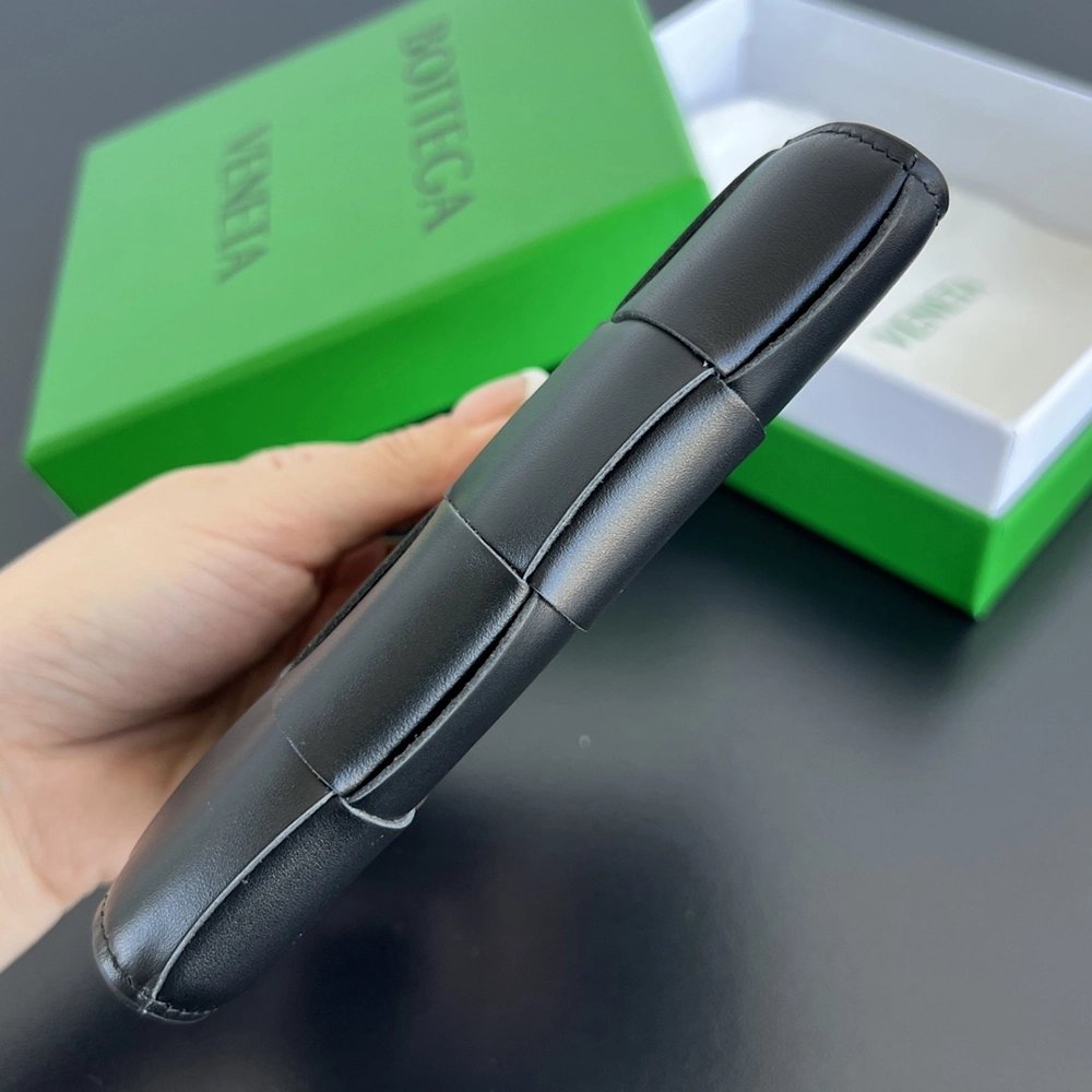 Bottega Veneta Cassette Passport Case 814698 13.6X10.5X0.5cm,Bottega Veneta bags,BAGS