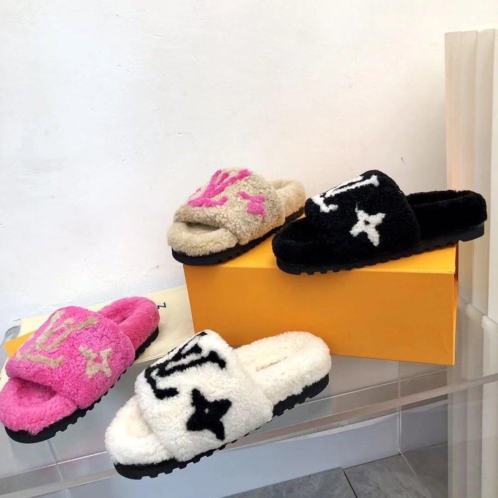 Louis Vuitton Shearling Paseo Mule 1A8VFJ,Louis Vuitton Slides,LOUIS VUITTON Sneakers,More Brands