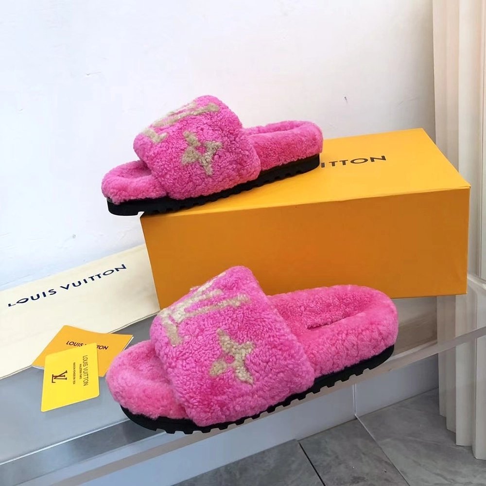 Louis Vuitton Shearling Paseo Mule 1A8VFJ,Louis Vuitton Slides,LOUIS VUITTON Sneakers,More Brands