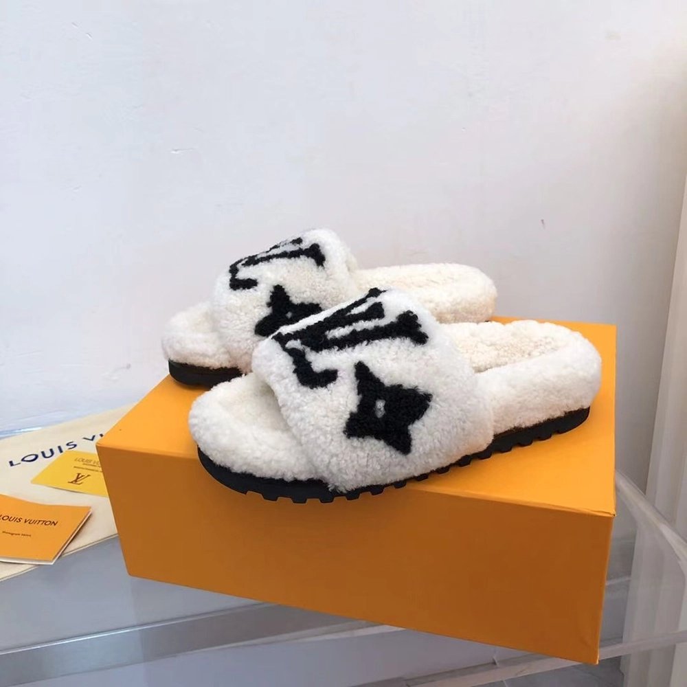 Louis Vuitton Shearling Paseo Mule 1A8VFJ,Louis Vuitton Slides,LOUIS VUITTON Sneakers,More Brands