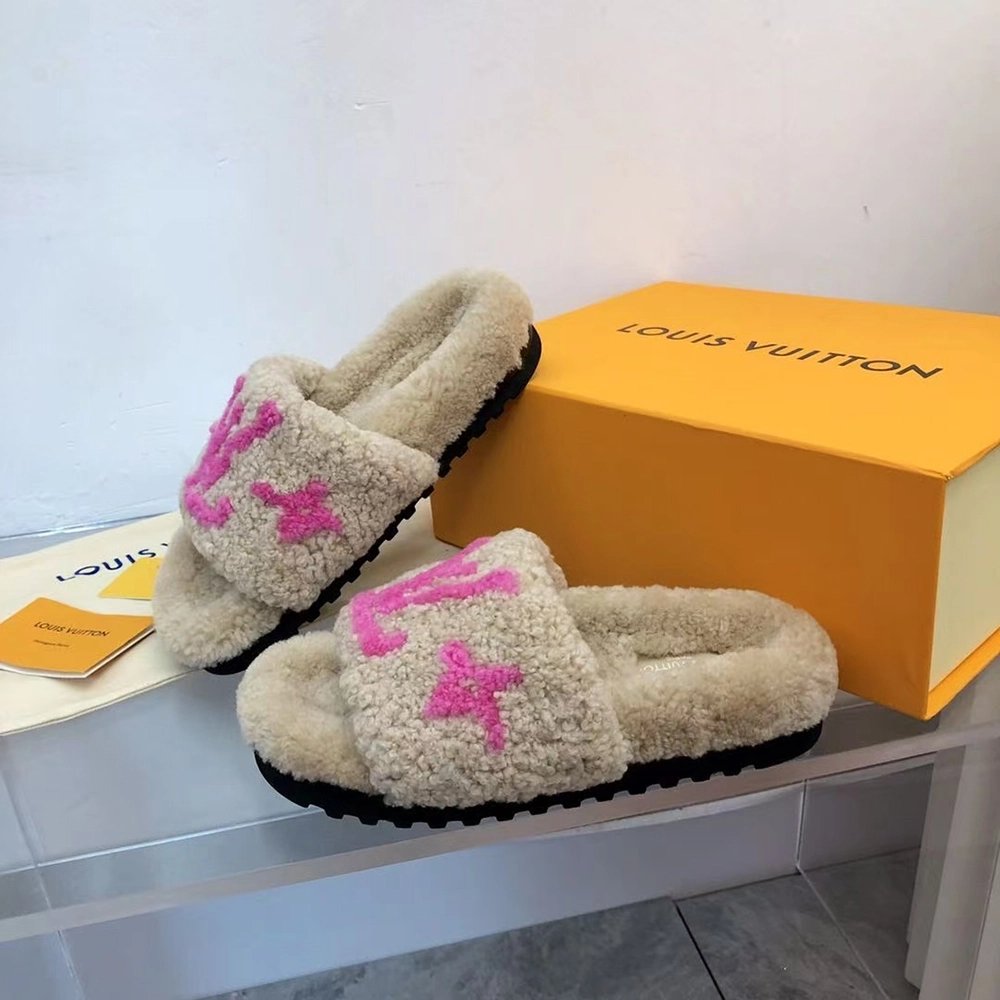 Louis Vuitton Shearling Paseo Mule 1A8VFJ,Louis Vuitton Slides,LOUIS VUITTON Sneakers,More Brands