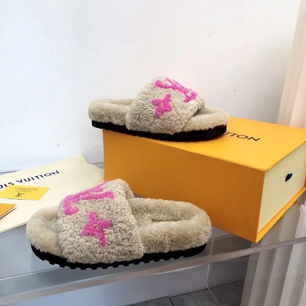 Louis Vuitton Shearling Paseo Mule 1A8VFJ,Louis Vuitton Slides,LOUIS VUITTON Sneakers,More Brands