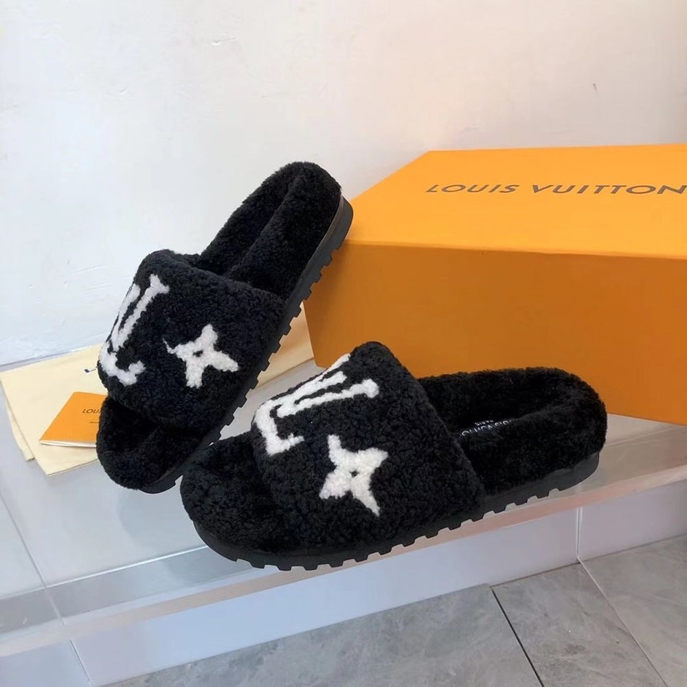Louis Vuitton Shearling Paseo Mule 1A8VFJ,Louis Vuitton Slides,LOUIS VUITTON Sneakers,More Brands