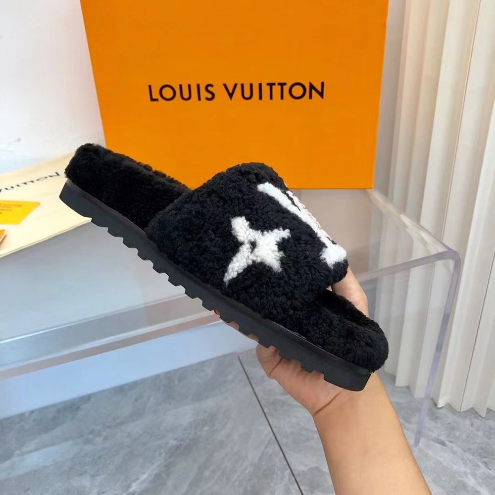 Louis Vuitton Shearling Paseo Mule 1A8VFJ,Louis Vuitton Slides,LOUIS VUITTON Sneakers,More Brands