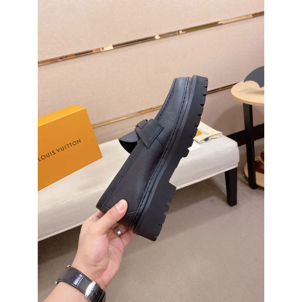 Louis Vuitton Major Loafer 1ADEPF,LV Sneakers,LOUIS VUITTON Sneakers,More Brands