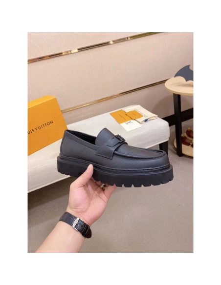 Louis Vuitton Major Loafer 1ADEPF,LV Sneakers,LOUIS VUITTON Sneakers,More Brands