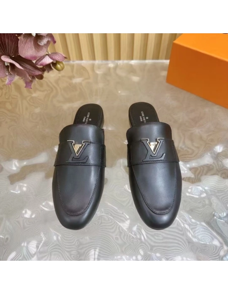 Louis Vuitton Slides,LOUIS VUITTON Sneakers,More Brands,1ACH5I
