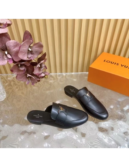 Louis Vuitton Slides,LOUIS VUITTON Sneakers,More Brands,1ACH5I