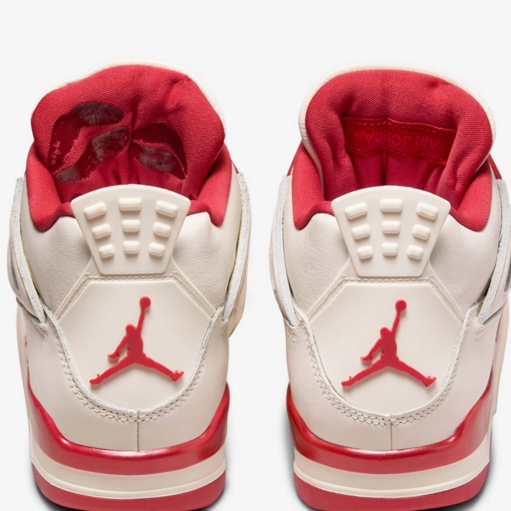 Air Jordan 4 WMNS Sierra Red 2026