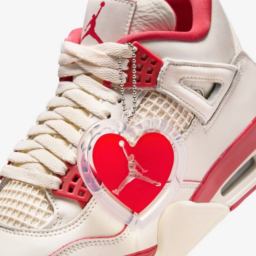 Air Jordan 4 WMNS Sierra Red 2026