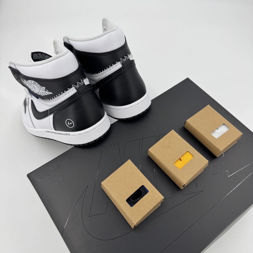 FRAGMENT DESIGN X UNION X AIR JORDAN 1 HIGH BLACK/WHITE