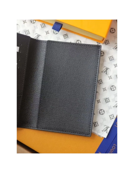 Louis Vuitton Passport Cover Wallets M64501 10X14X2.5cm,Louis Vuitton
