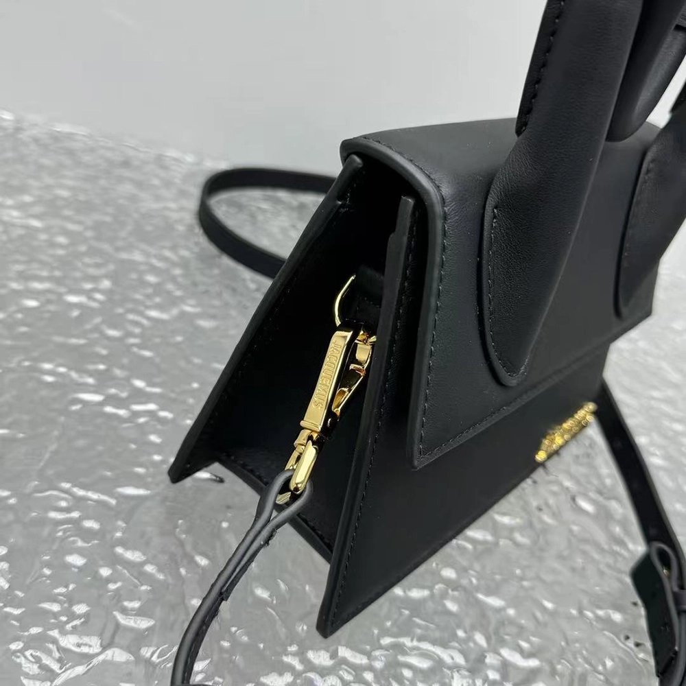 Jacquemus Le Chiquito Moyen Shoulder Bags 3BA002 18X15.5X8cm,Jacquemus