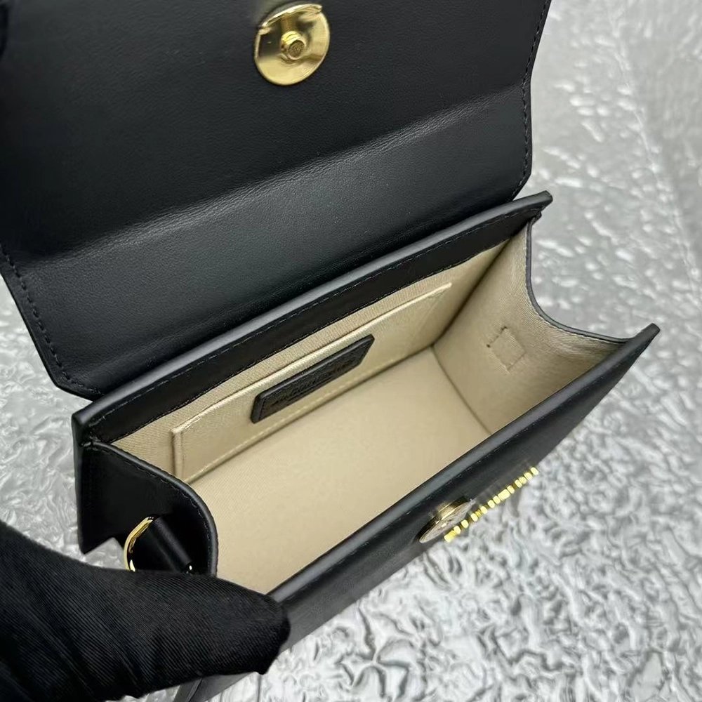 Jacquemus Le Chiquito Moyen Shoulder Bags 3BA002 18X15.5X8cm,Jacquemus