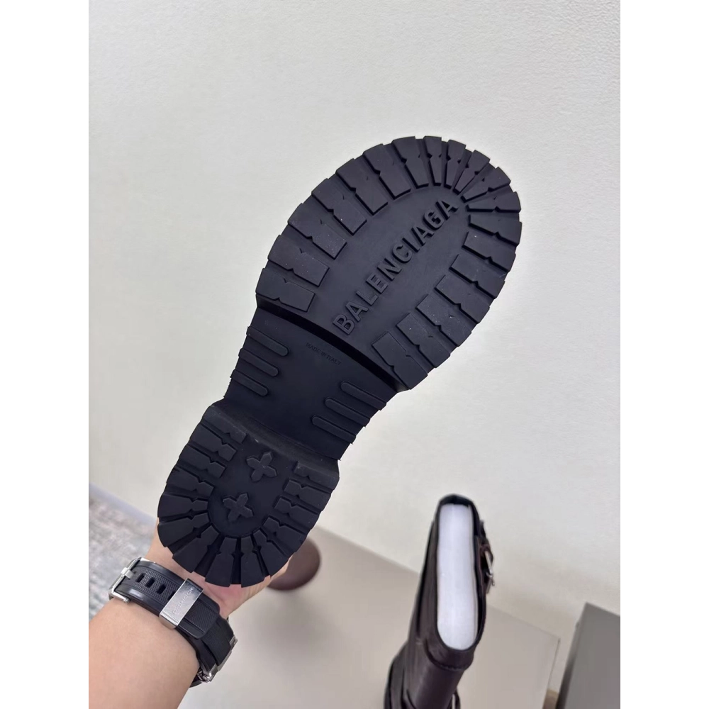 Balenciaga Womens Venom Boot in Brown,ASICS