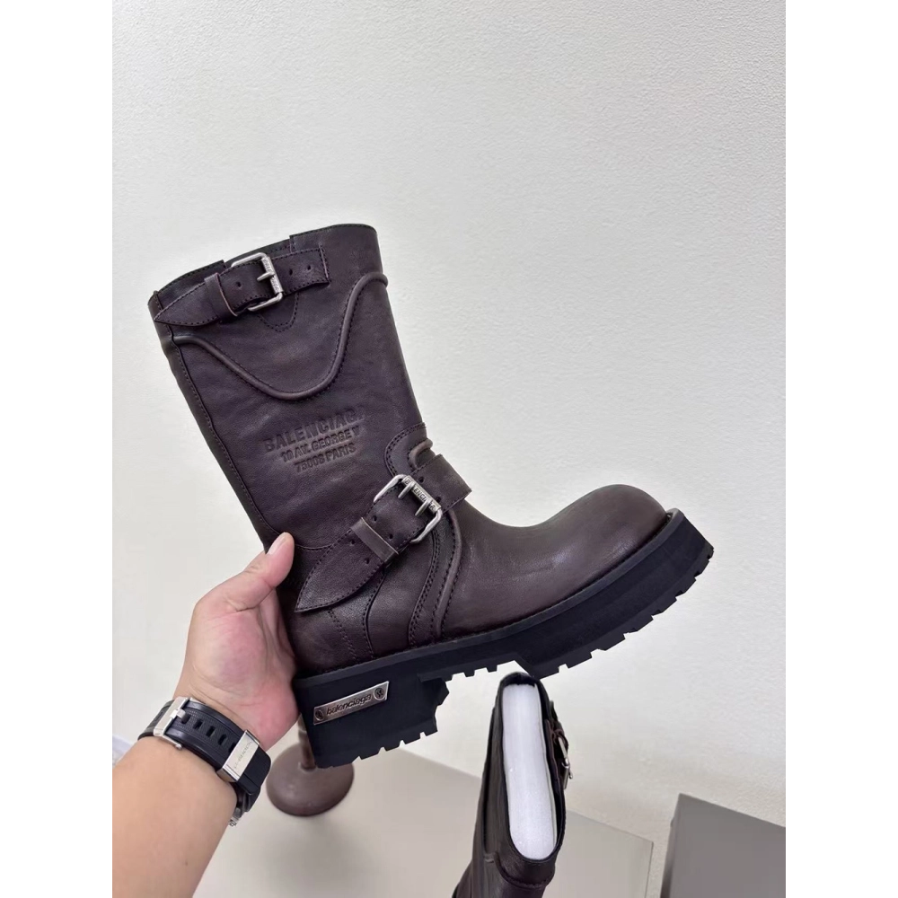 Balenciaga Womens Venom Boot in Brown,ASICS
