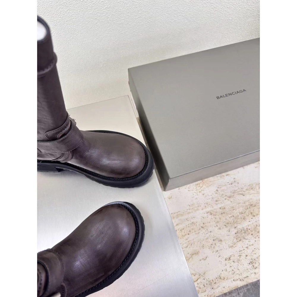 Balenciaga Womens Venom Boot in Brown,ASICS