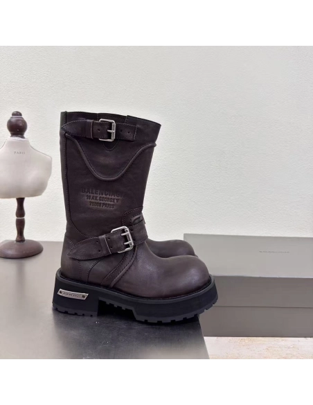 Balenciaga Womens Venom Boot in Brown,ASICS