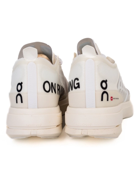 ON Cloudboom Strike White Black,ON SNEAKERS