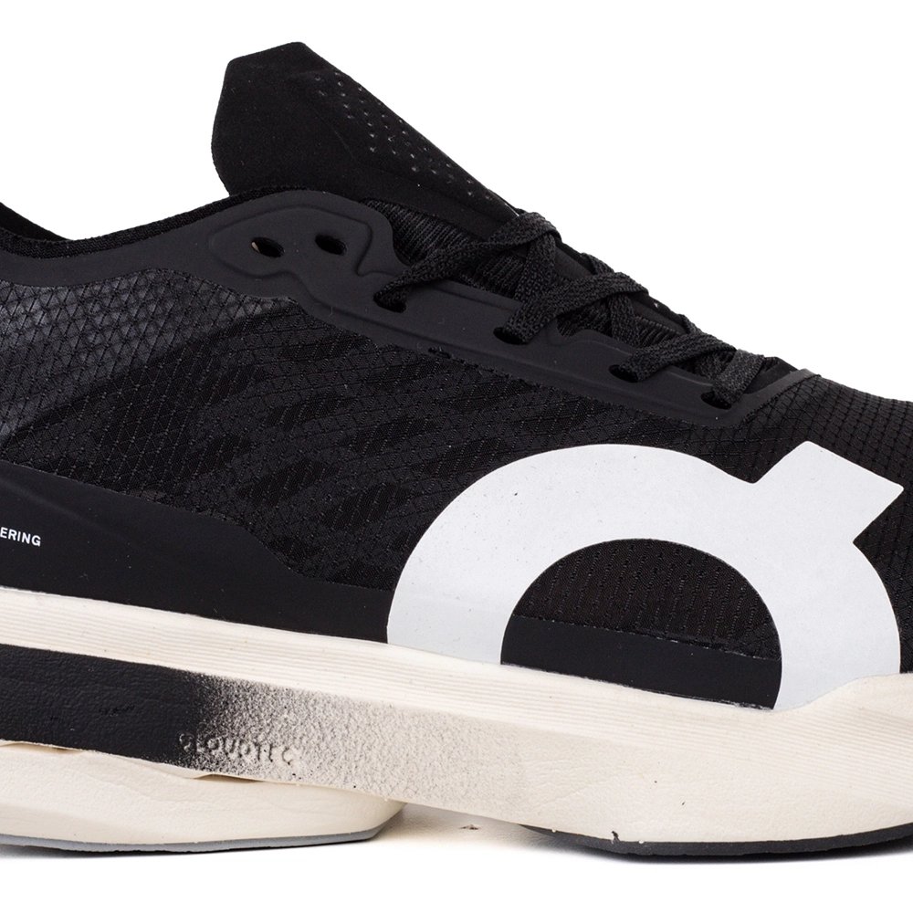 ON Cloudboom Strike Black White,ON SNEAKERS