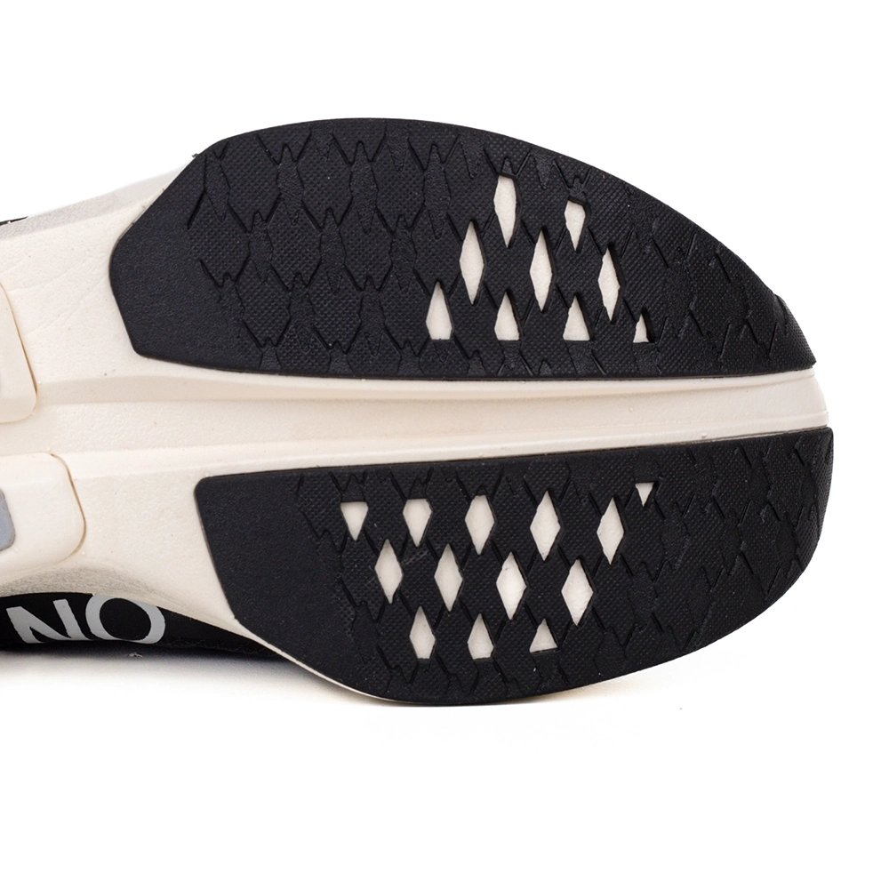 ON Cloudboom Strike Black White,ON SNEAKERS