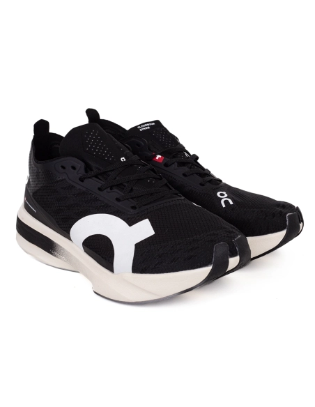 ON Cloudboom Strike Black White,ON SNEAKERS