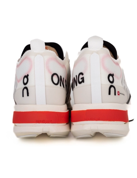 ON Cloudboom Strike White Black,ON SNEAKERS