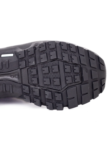 ON Cloudrock Low Waterproof Triple Black,ON SNEAKERS