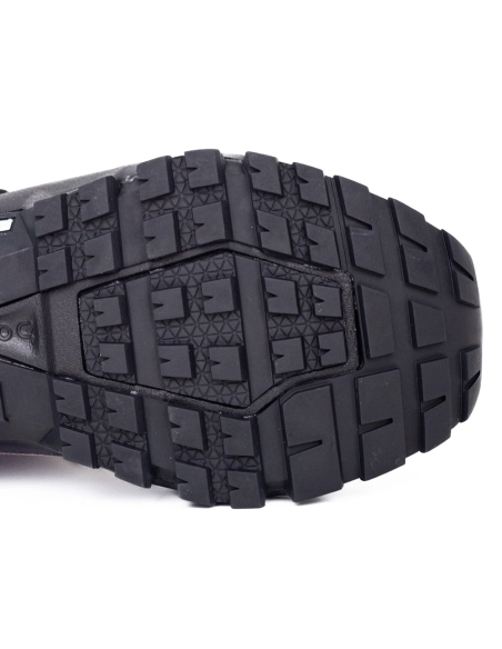 ON Cloudrock Low Waterproof Hunter Black,ON SNEAKERS