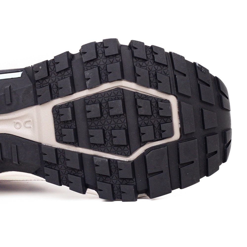 ON Cloudrock Low Waterproof Cinder Fog,ON SNEAKERS